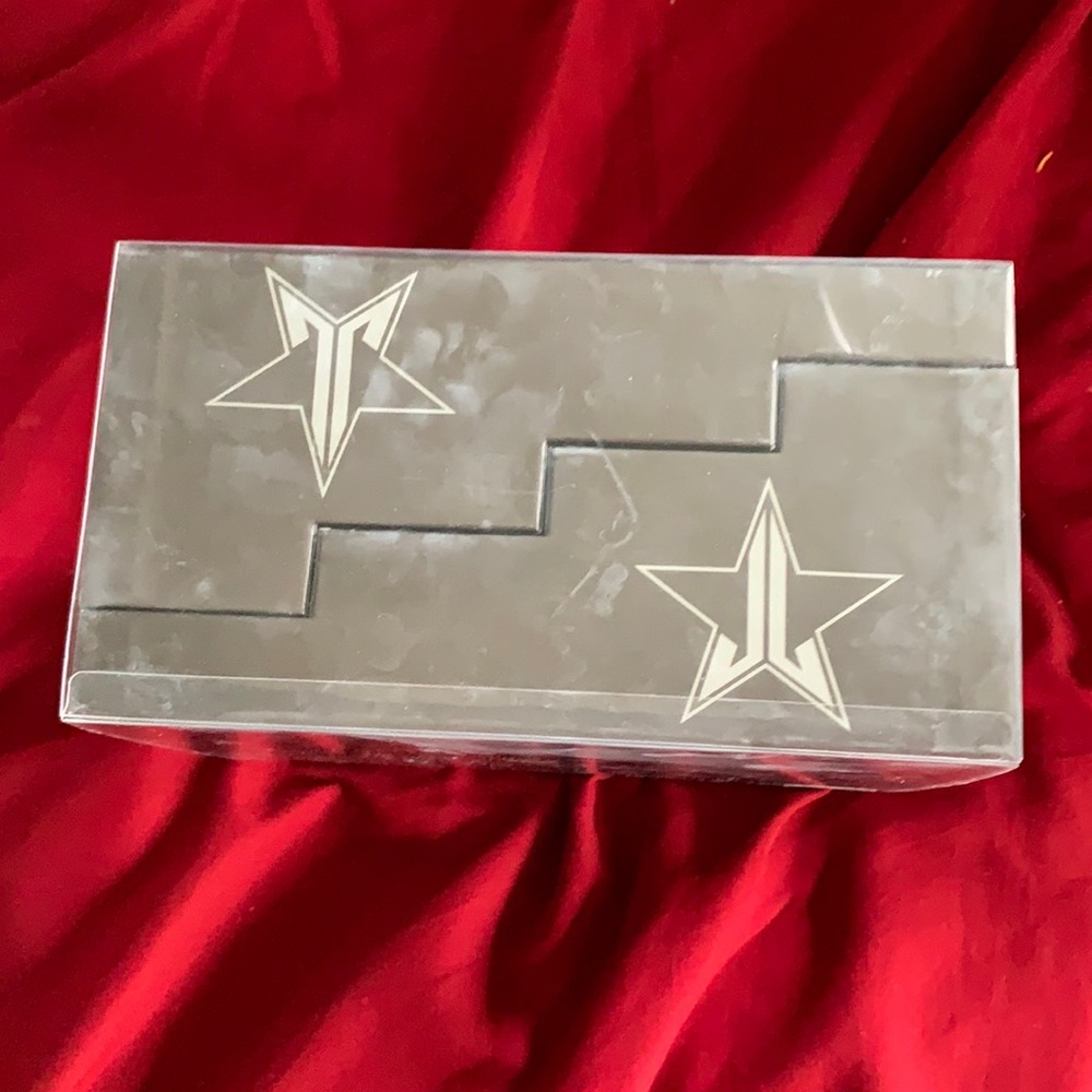 Jeffree Star Cosmetics Velvet Trap Lipstick Case